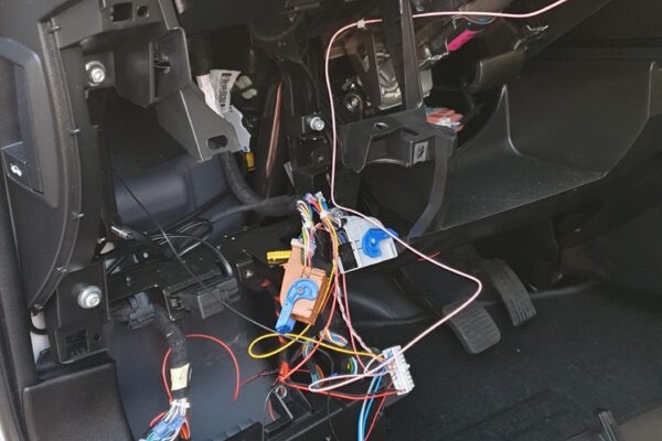 Westfalia_Columbus_540d_Ducato_Thitronik_WiPro_III_Einbau Westfalia_Columbus_540d_Ducato_Thitronik_WiPro_III_Einbau