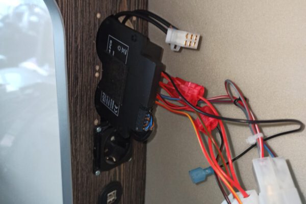 Westfaloa_Columbus_Smart_Home_im_Camper_App_Lichtschalter_Einbau Westfaloa_Columbus_Smart_Home_im_Camper_App_Lichtschalter_Einbau