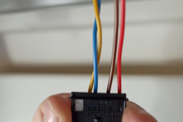 Westfalia_Columbus_Smart_Home_Camper_Homematic_ESP32_MCP2515_CAN_BUS_Stecker